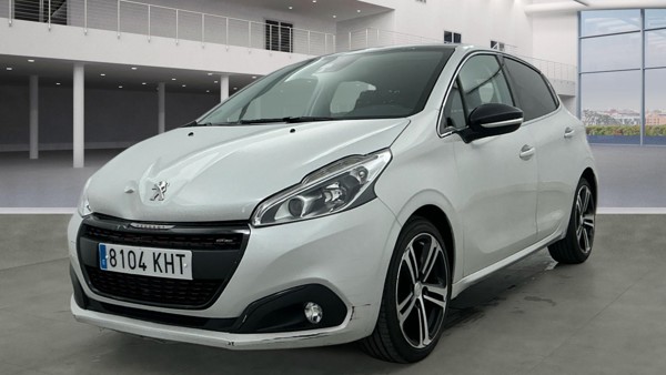 Peugeot 208 — 1/8