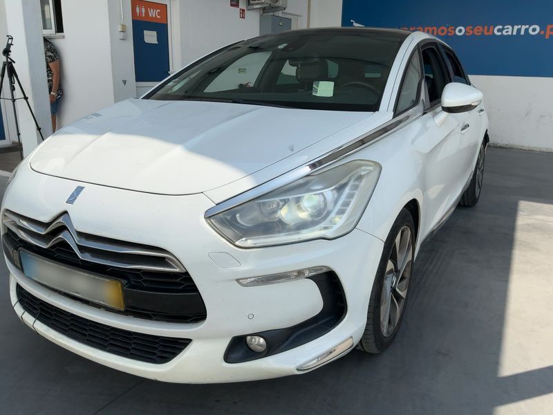 Citroen DS5 2.0 HDi Hybrid4 — фото 1