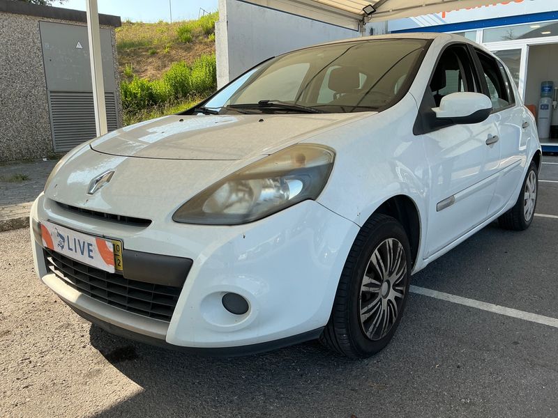Renault Clio 1.5 dCi — 1/8