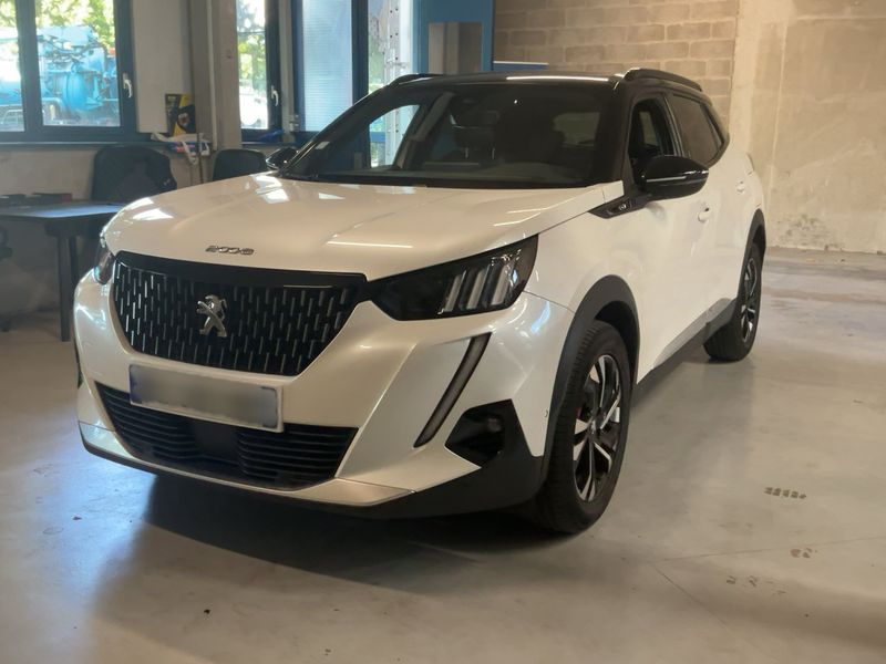 Peugeot 2008 1.2 PureTech — 1/8