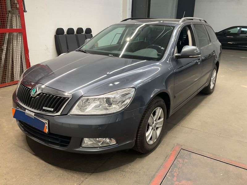Skoda Octavia 1.6 TDI — 1/8