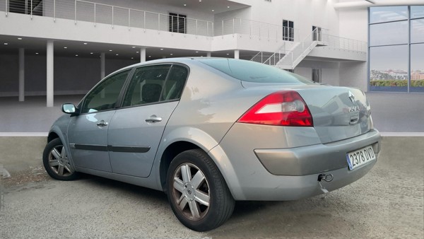 Renault Mégane sedán — 1/8