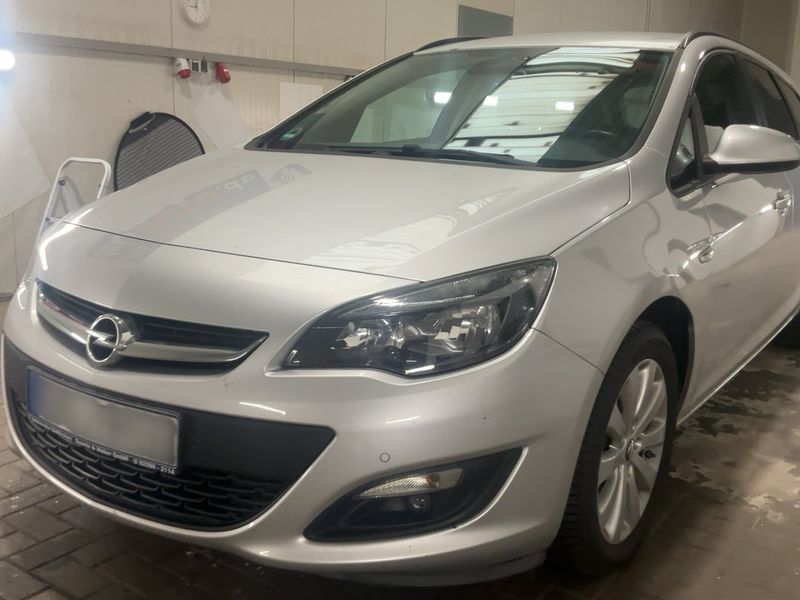 Opel Astra 1.6 CDTI DPF — 1/8