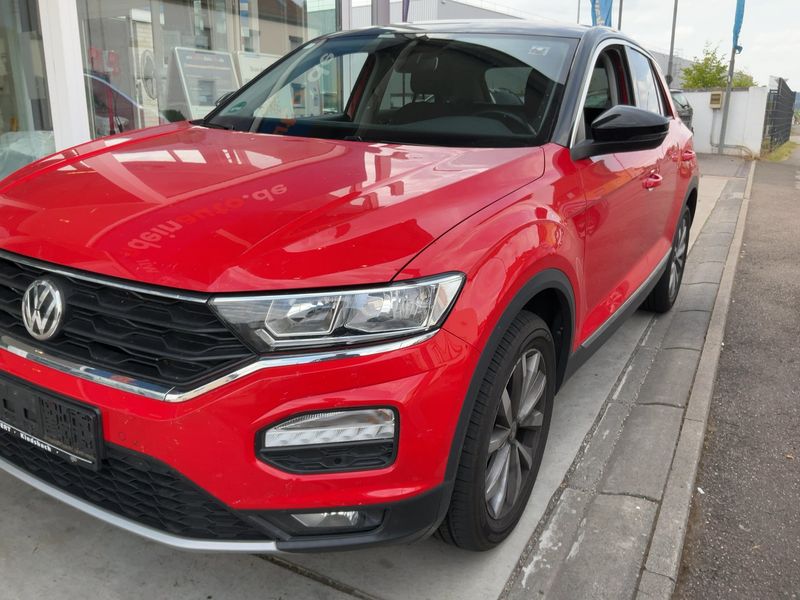 Volkswagen T-Roc 1.0 TSI — 1/8