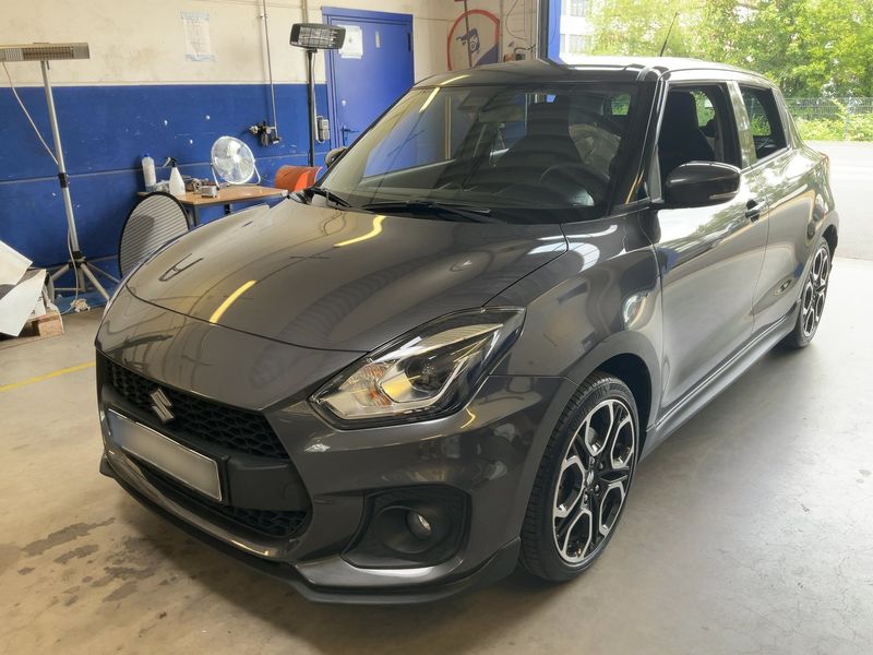 Suzuki Swift 1.4 BoosterJet Mild-Hybrid — 1/8