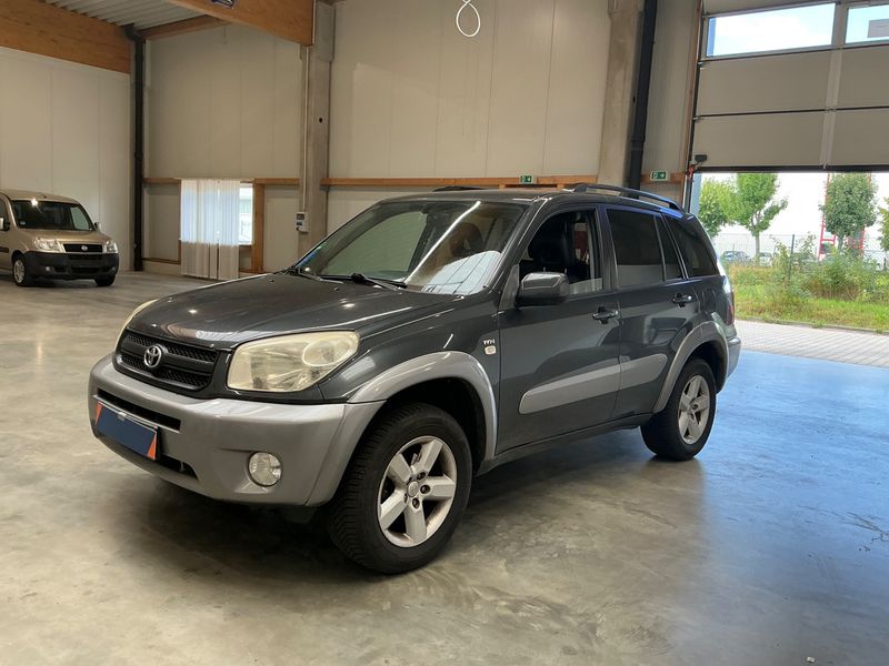 Toyota RAV 4 2.0 — 1/8