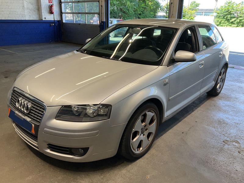Audi A3 Sportback 2.0 FSI — фото 1
