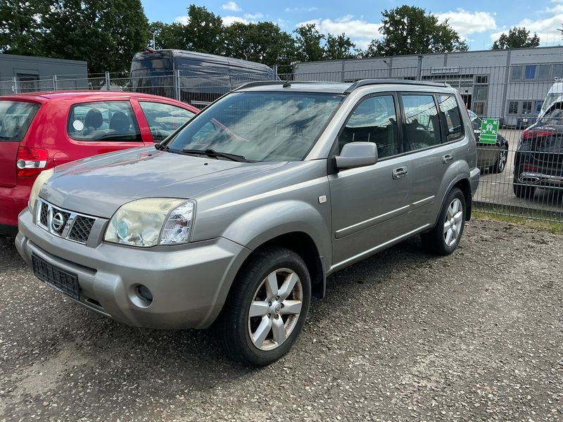Nissan X-Trail 2.5 — 1/8