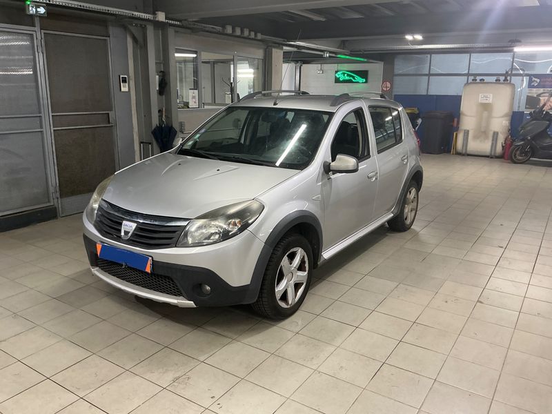 Dacia Sandero 1.6 LPG — 1/8