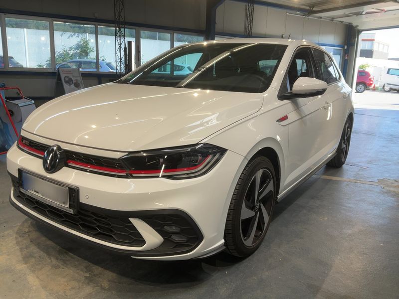 Volkswagen Polo 2.0 TSI — 1/8