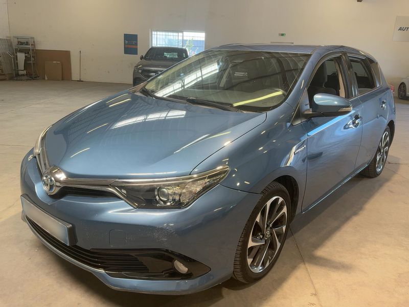Toyota Auris 1.8 Hybrid — 1/8