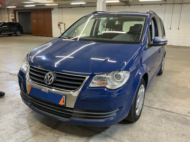 Volkswagen Touran 2.0 TDI — 1/8
