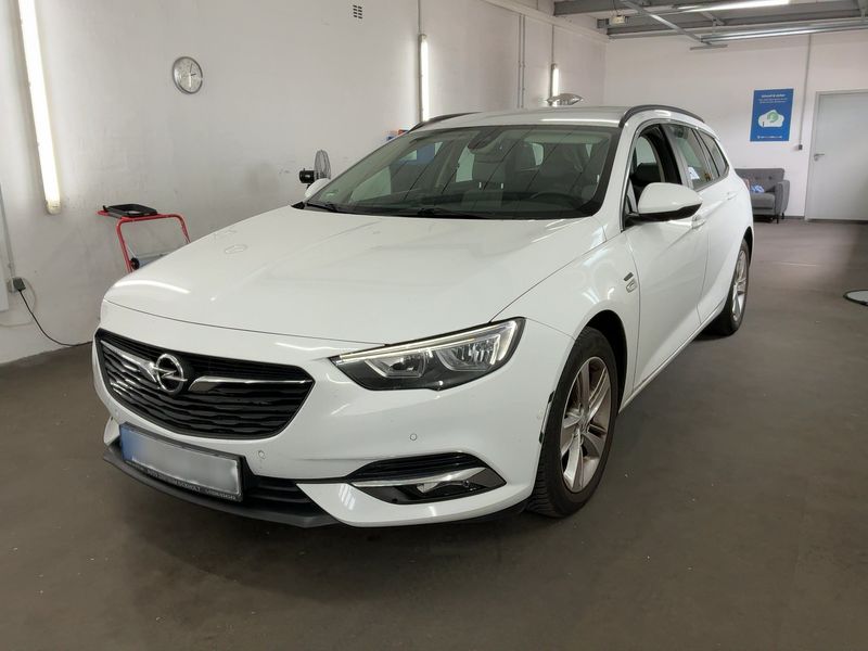 Opel Insignia Sports Tourer 1.6 CDTI DPF — 1/8