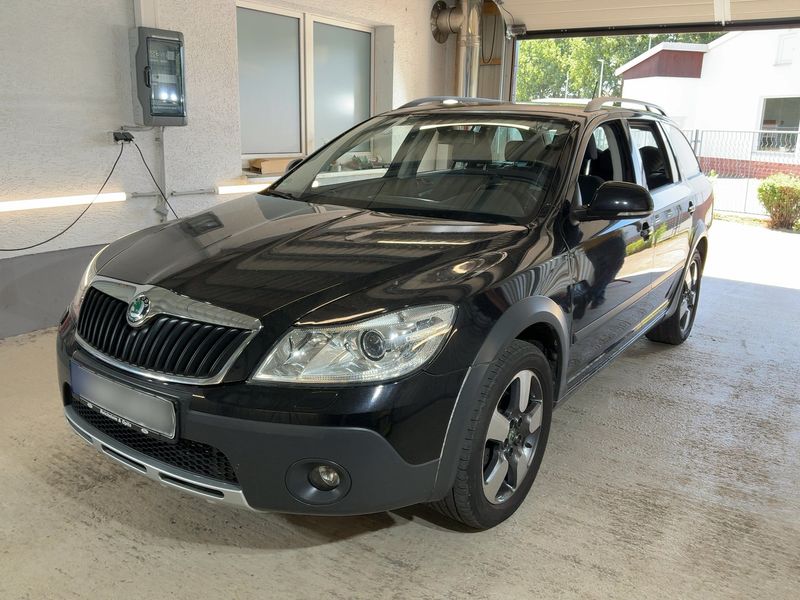 Skoda Octavia 2.0 TDI — 1/8