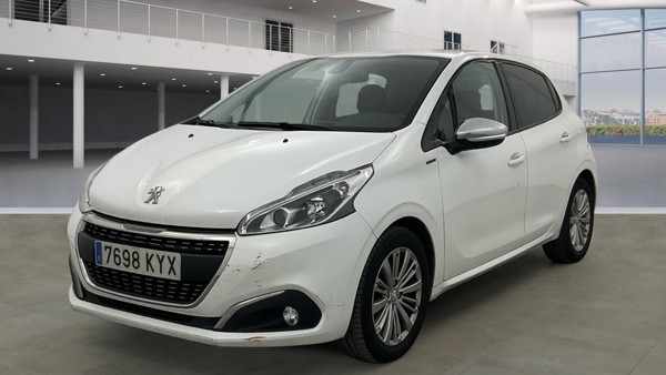 Peugeot 208 — 1/8