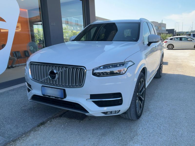 Volvo XC90 2.0 T6 — 1/8