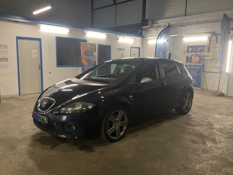 Seat Leon 2.0 TDI — 1/8