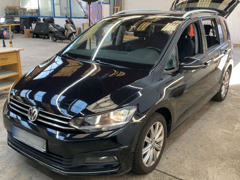 Volkswagen Touran 1.5 TSI ACT — 1/8