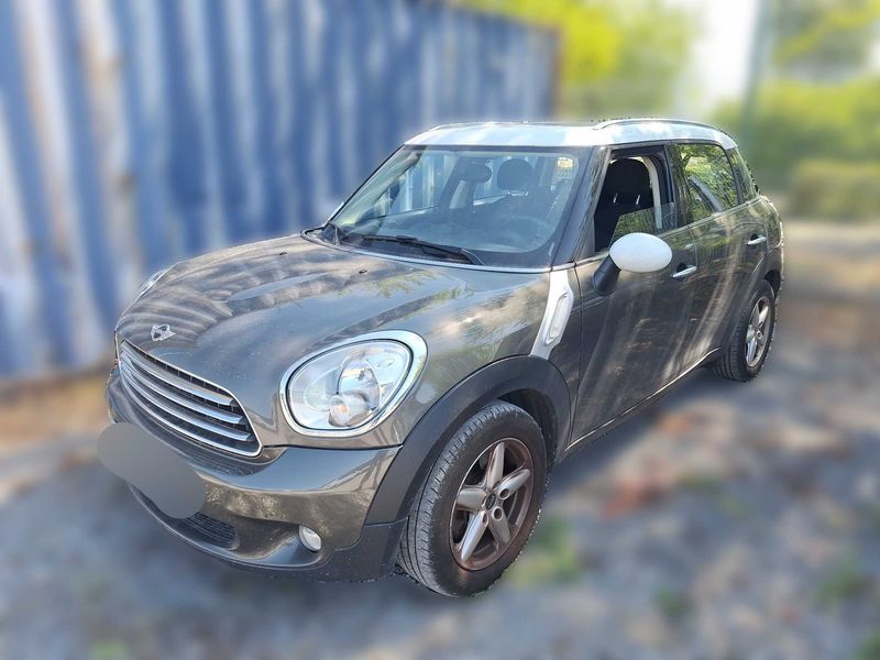 MINI Countryman One D — 1/8