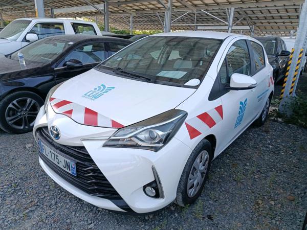 Toyota Yaris FRANCE BUSINESS — 1/8