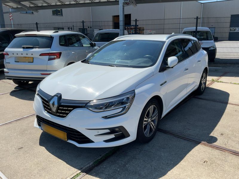 Renault Megane 1.6 Hybrid E-Tech — 1/8
