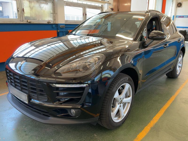 Porsche Macan S — 1/8