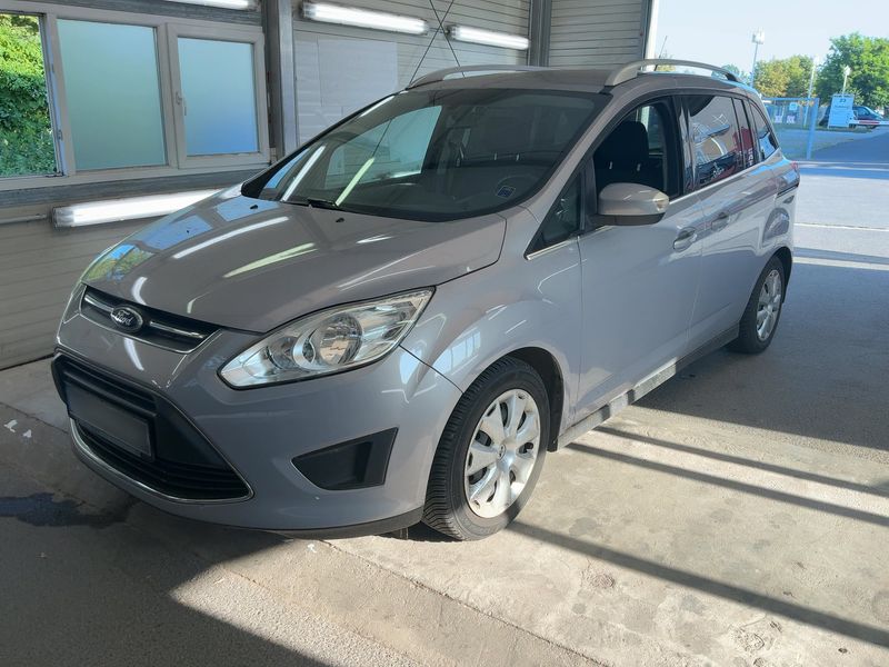 Ford Grand C-Max 1.6 Ti-VCT — фото 1