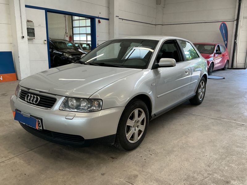 Audi A3 1.6 — 1/8