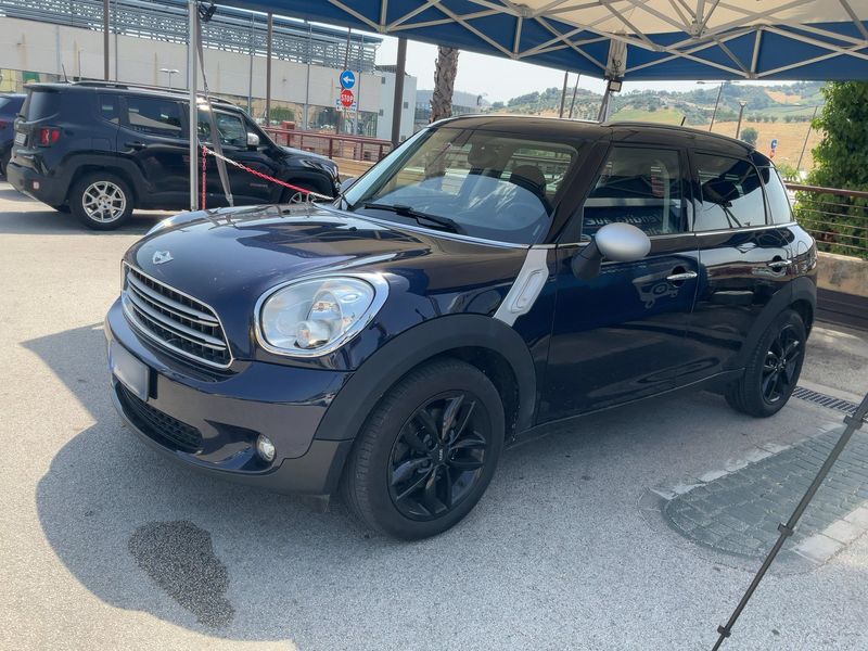 MINI Countryman Cooper D — 1/8