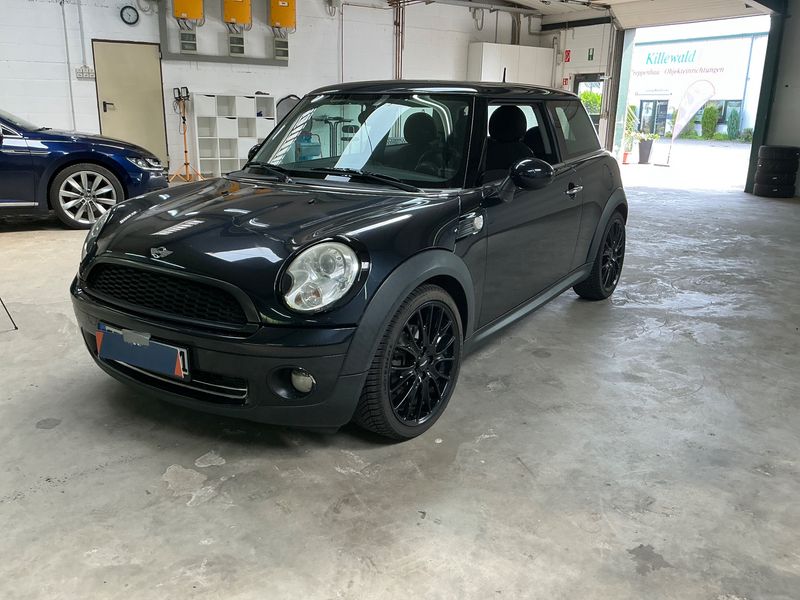 MINI MINI Cooper — 1/8