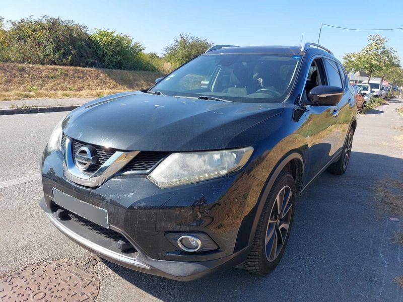 Nissan X-Trail 1.6 — 1/8