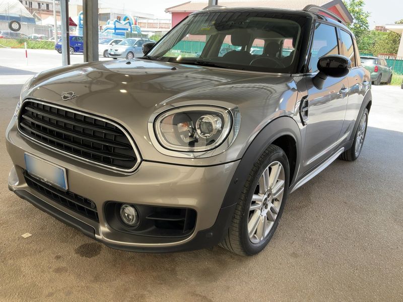 MINI Countryman Cooper — 1/8