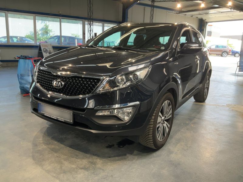 Kia Sportage 2.0 CRDi — 1/8