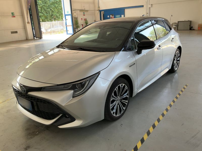 Toyota Corolla 2.0 Hybrid — фото 1
