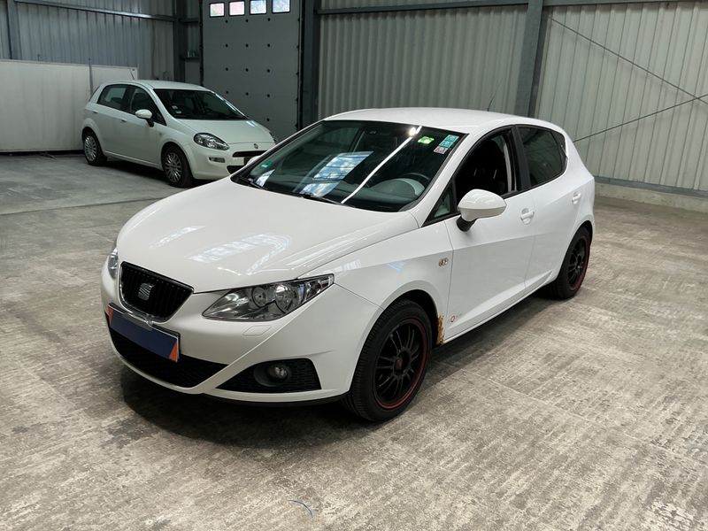 Seat Ibiza 1.6 TDI — фото 1