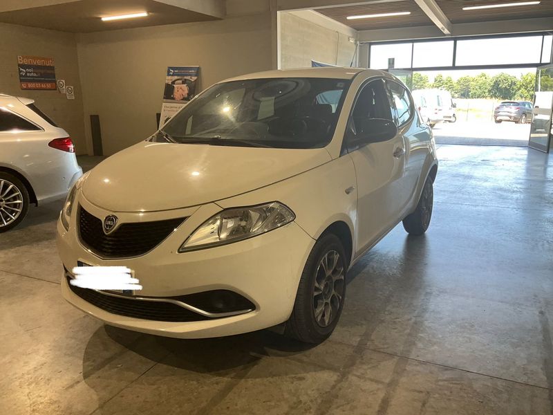 Lancia Ypsilon 0.9 TwinAir CNG — 1/8