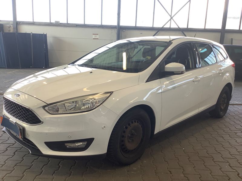 Ford Focus 1.0 EcoBoost — фото 1