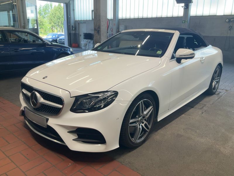 Mercedes-Benz E-Klasse E 300 — 1/8
