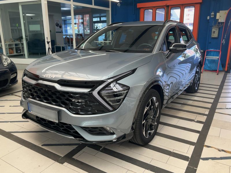 Kia Sportage 1.6 Plug-in Hybrid — 1/8