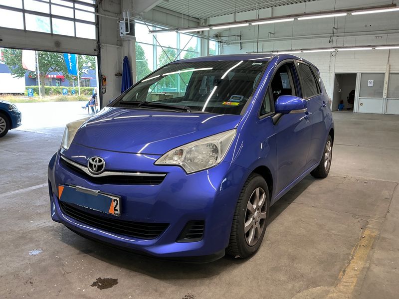 Toyota Verso-S 1.33 Dual VVT-i — 1/8