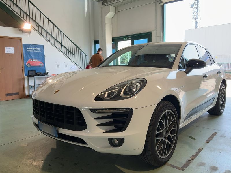Porsche Macan S Diesel — 1/8