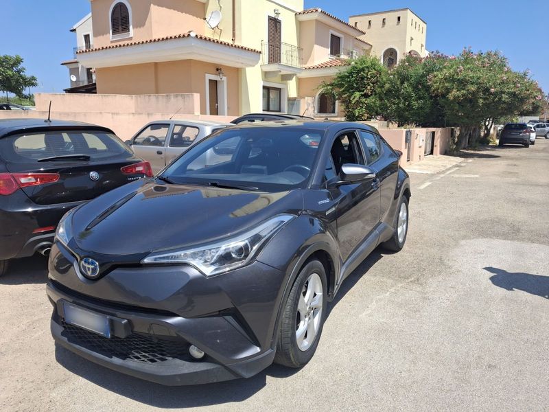Toyota C-HR 1.8 Hybrid — 1/8