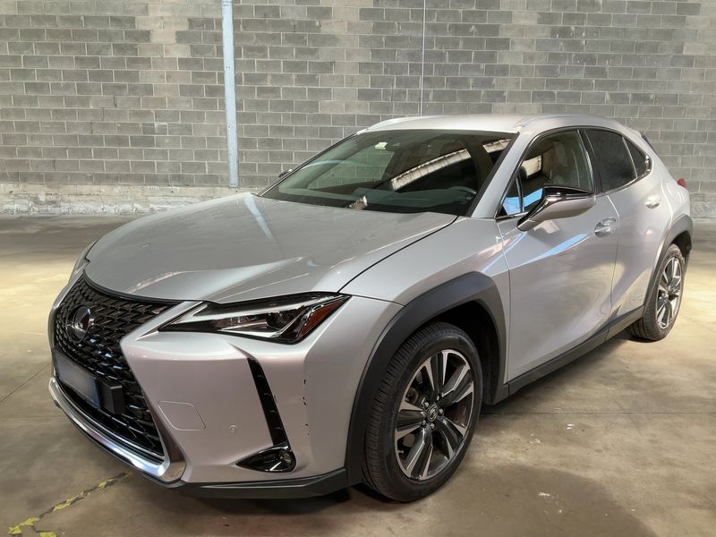 Lexus UX-Serie UX 250h — 1/8