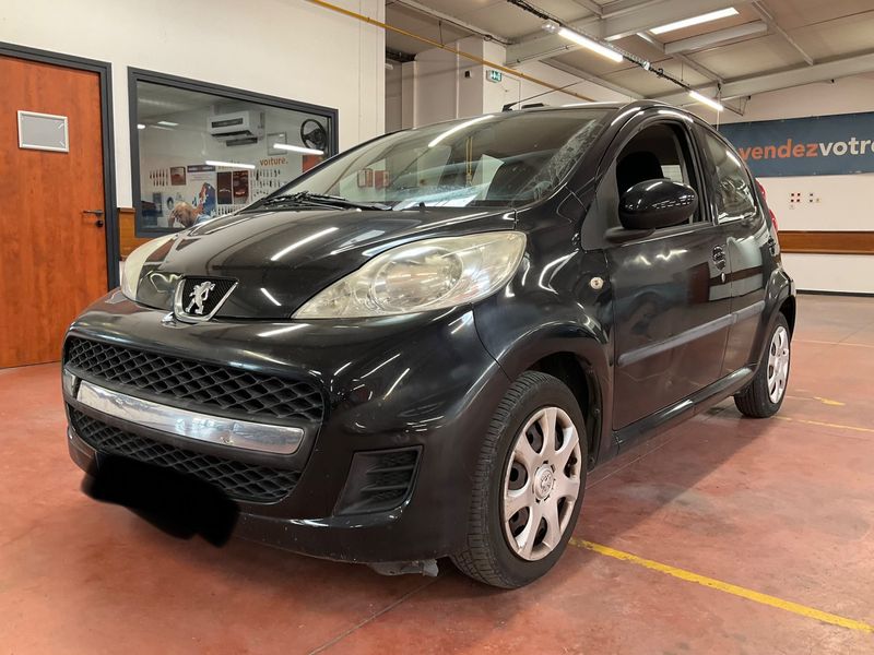 Peugeot 107 1.0 — 1/8