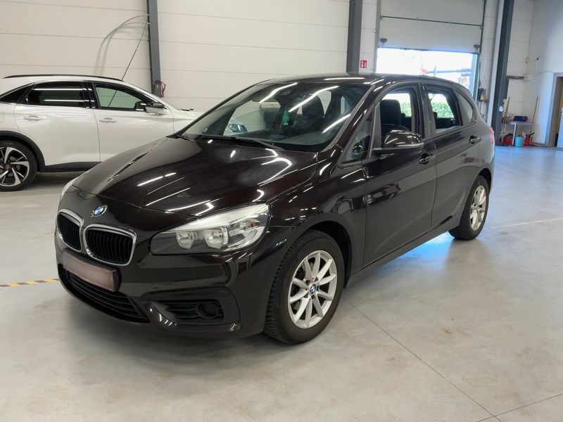 BMW 2er 214d Active Tourer — 1/8