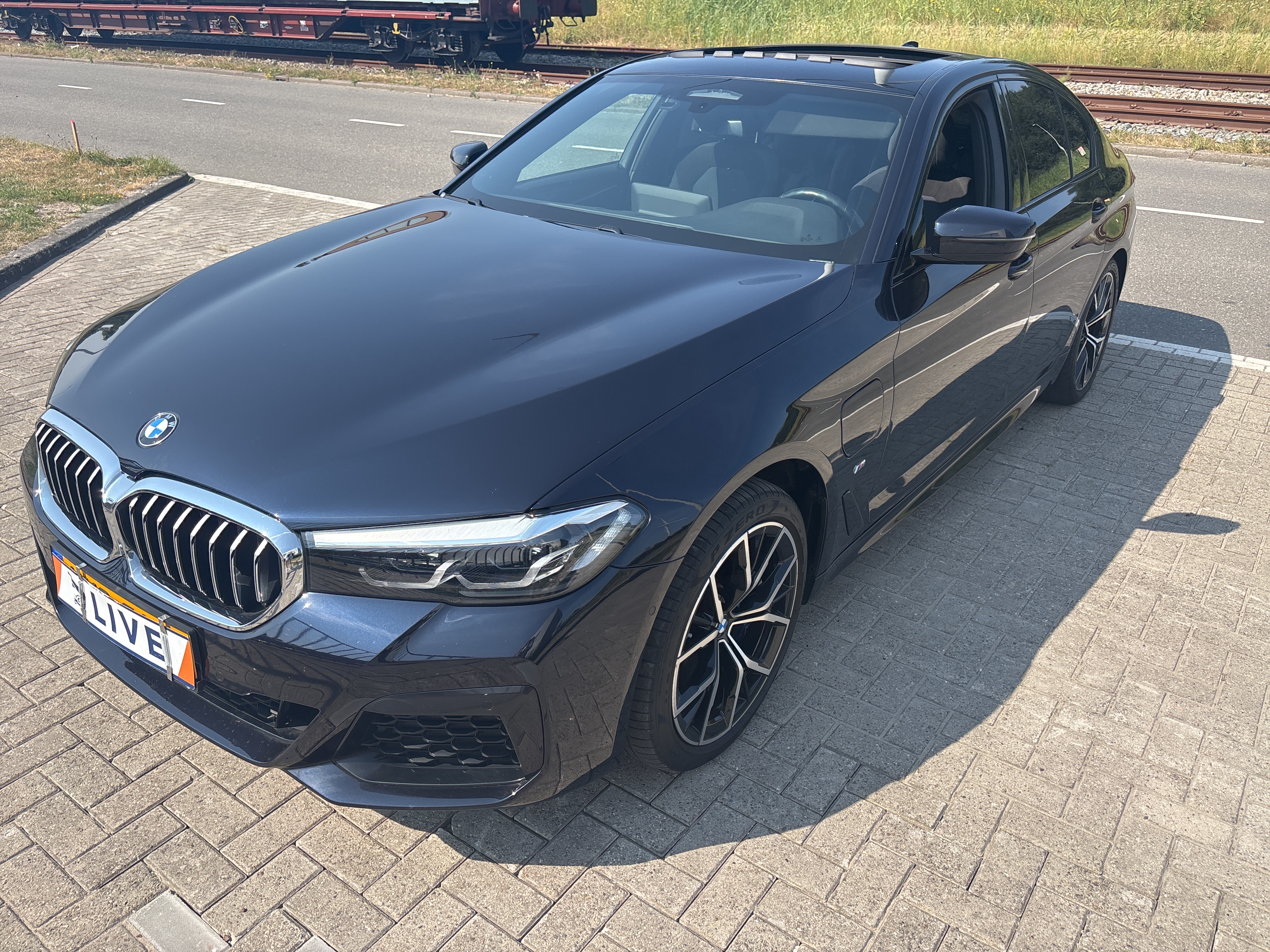 BMW 5er 530e — 1/8