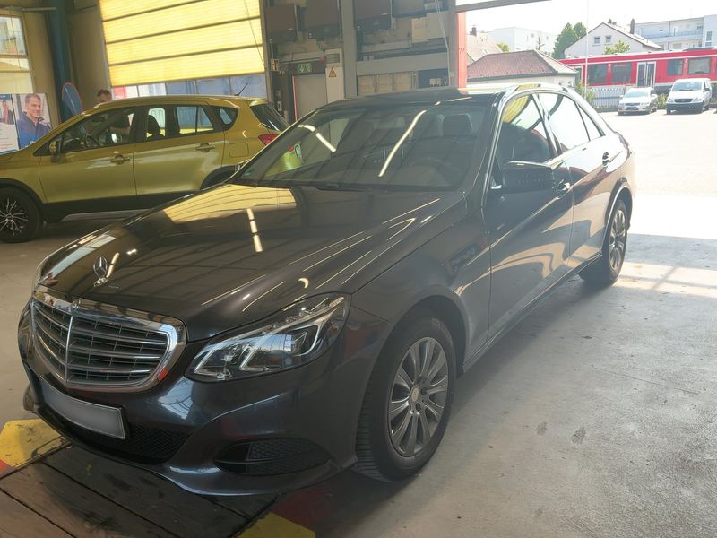 Mercedes-Benz E-Klasse E 220 CDI — 1/8