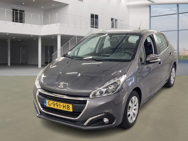 Peugeot 208 — 1/8