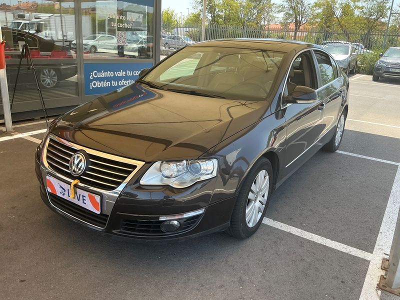 Volkswagen Passat 2.0 TDI — 1/8