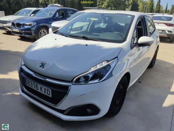 Peugeot 208 — 1/8